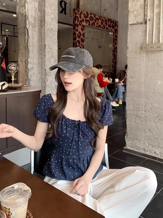 優雅なデザインのVネックブラウス【ウエストリボン・短袖・夏用】