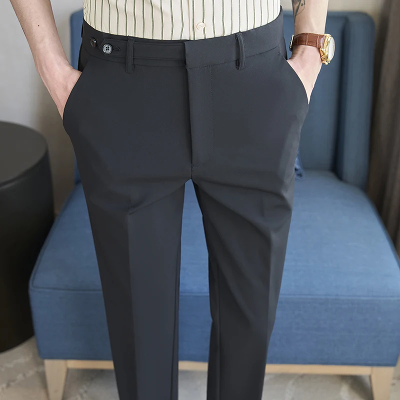 シックな服装 メンズ としての春秋用スリムフィットカジュアルパンツの実用性とスタイル分析