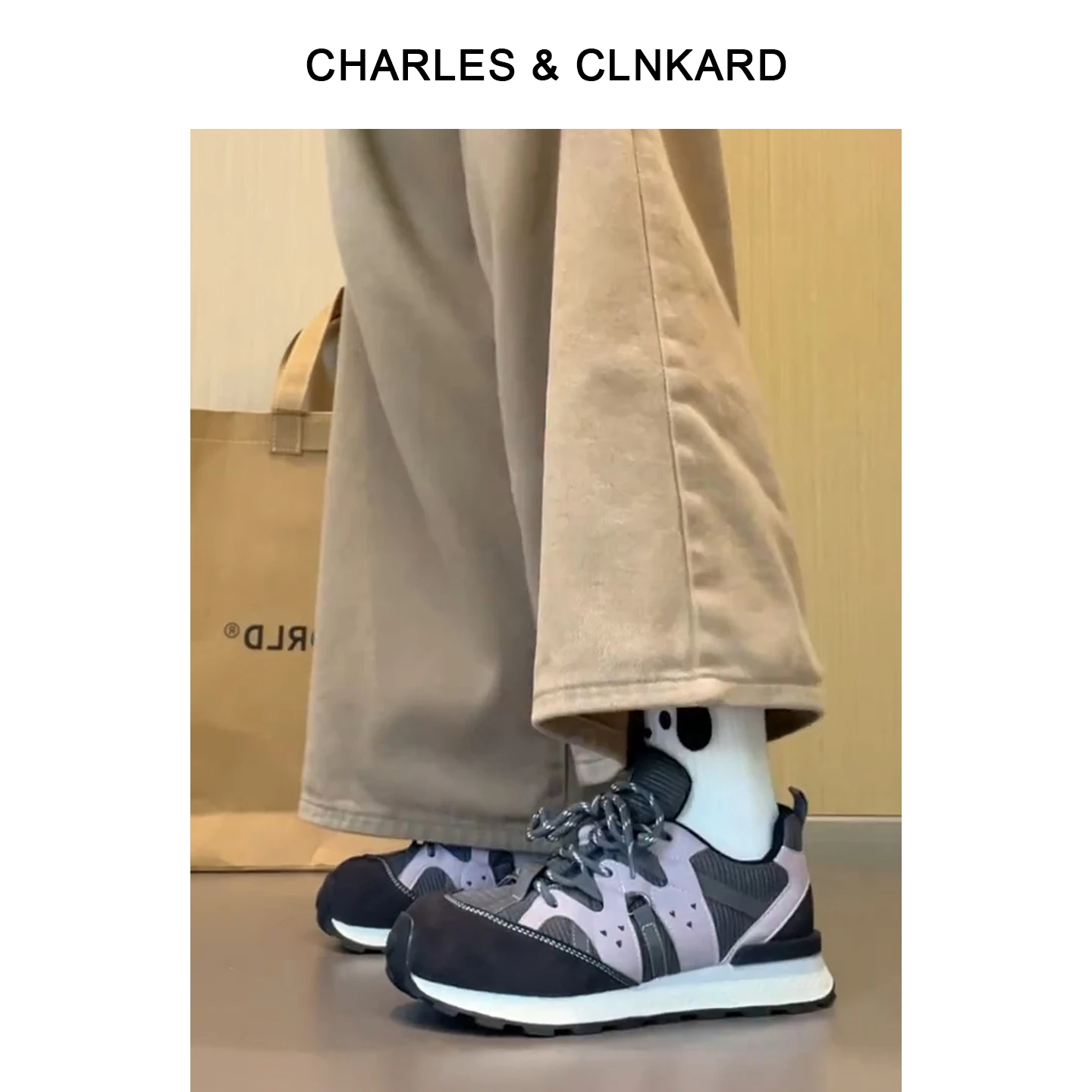 レトロカラーコンビのスニーカー CHARLES CLINKARD：40代女性に最適なきれいめカジュアルブランドの選択