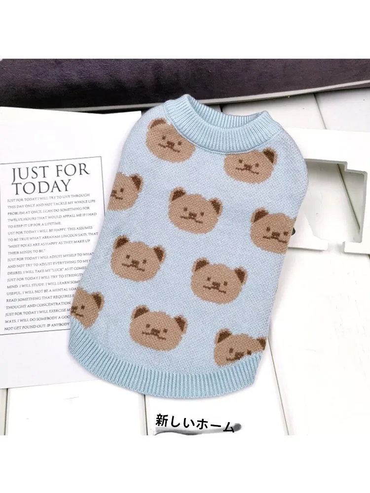 印刷されたパンダ柄犬服：秋冬用厚手セーターの保温性と小型犬への適応性