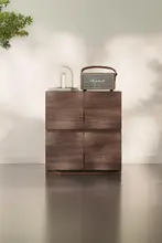 レトロデザインの胡桃木製ナイトテーブル【極簡スタイル・波状デザイン】
