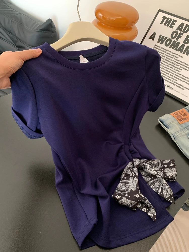 通勤スタイルに悩むあなたへ：tシャツ レディース コーデの選び方って何？