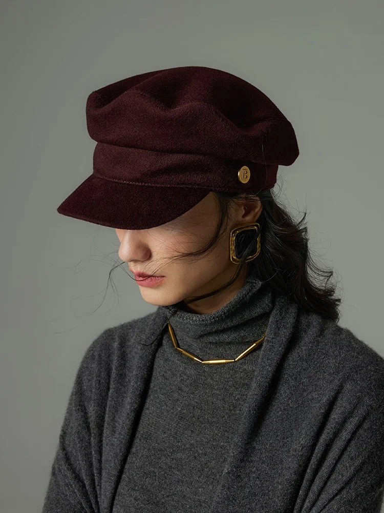 紅いキャプテンハットは、本当に秋冬のファッションに欠かせないのか？