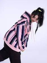 ストライプデザインのフード付きスノースーツ【男女兼用・アウトドア・防水・保温】