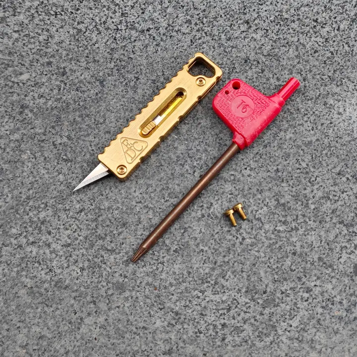 真鍮製ミニカッターナイフ【EDC・キーチェーン付き・便携型・ユニークロック】