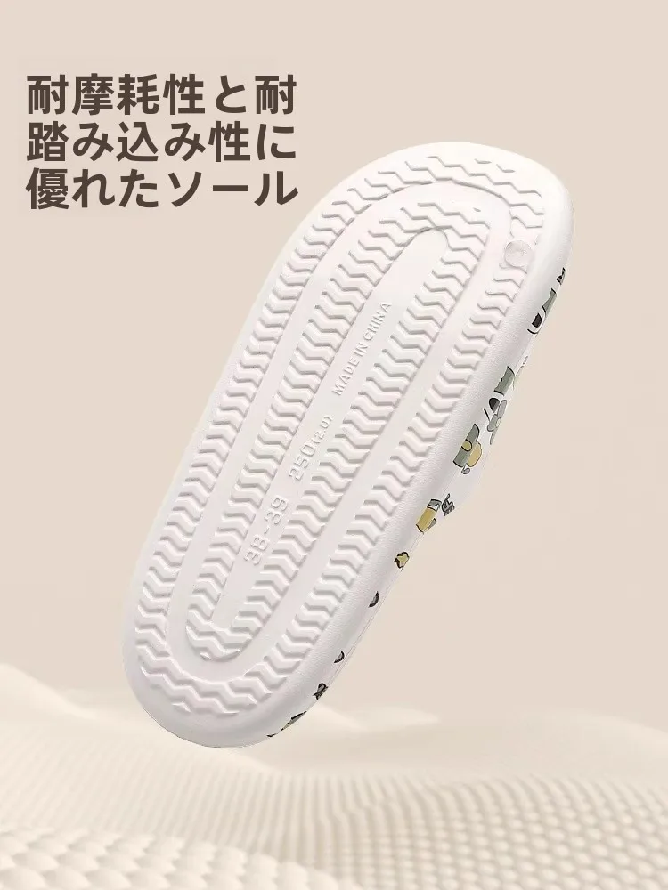 高級踏み心地のtストラップサンダル：女性用室内・通勤向けの快適性とデザイン