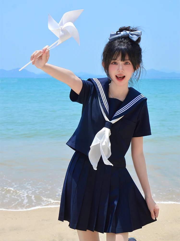 修学旅行に着る女子中学生の服は、本当にJKセーラー服がベストなのか？