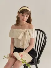 トップス レディース オフショルダー フリル 蝶結び タイ 上品 きれいめ 「Lycheerose」