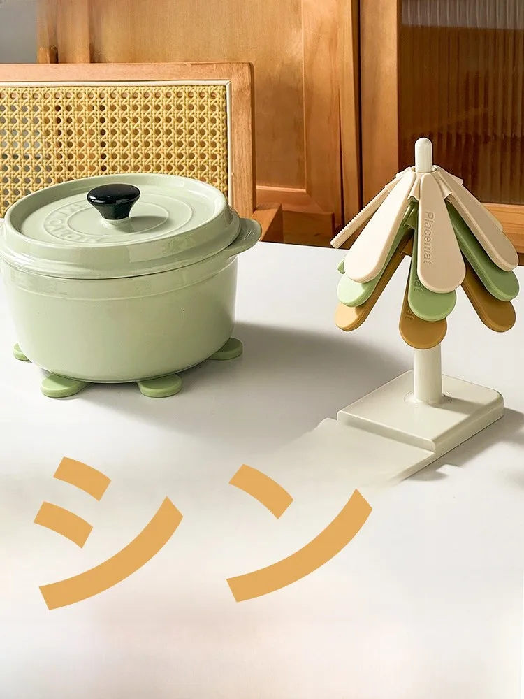 日用品の便利グッズを選ぶときに迷う？onlycookのシリコンテーブルマットが解決するリアルな使い心地とは