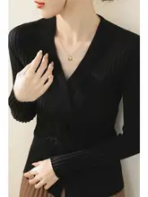 冬用ニットセーター【白色・クロスデザイン・Vネック・厚手】