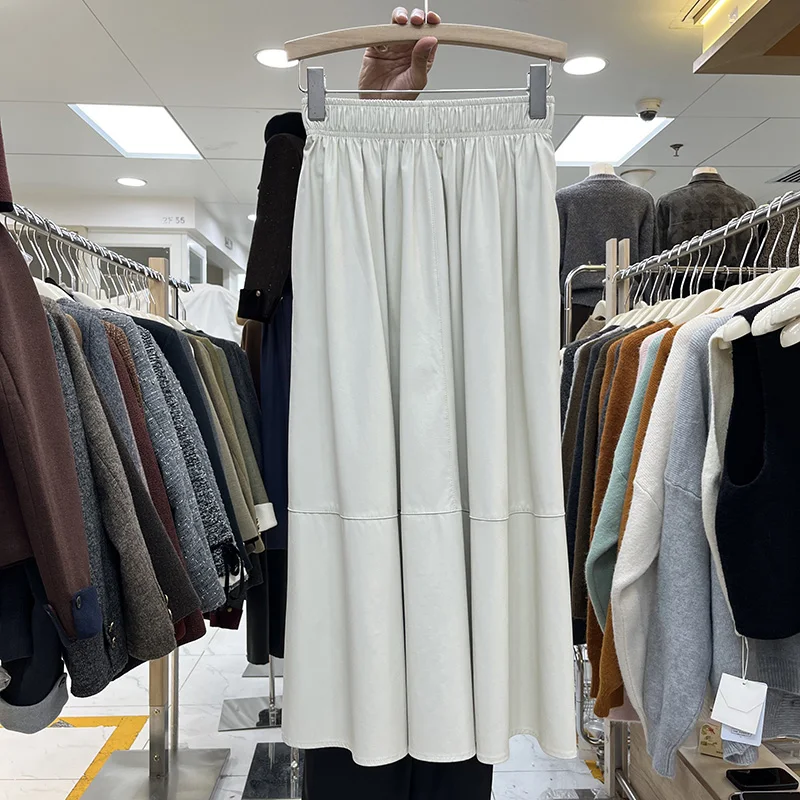 プリーツスカート コーデ 完全ガイド｜トップス選びの秘密とスタイルバランス