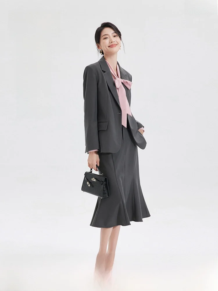 40代のオフィスファッションで悩むなら、どんなフォーマルな服装がおすすめ？