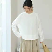 シンプルな丸首長袖Tシャツ【秋用・アーチヘムデザイン・フィット】（セットアップ対応）