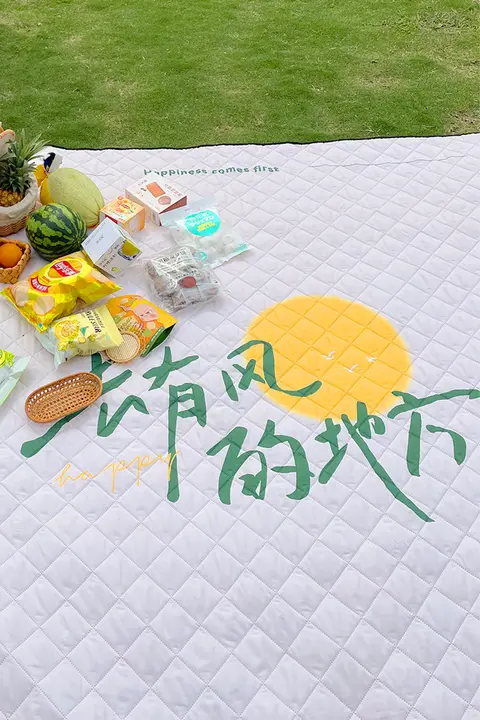 厚手の折りたたみピクニックマット【防水・持ち運び便利】