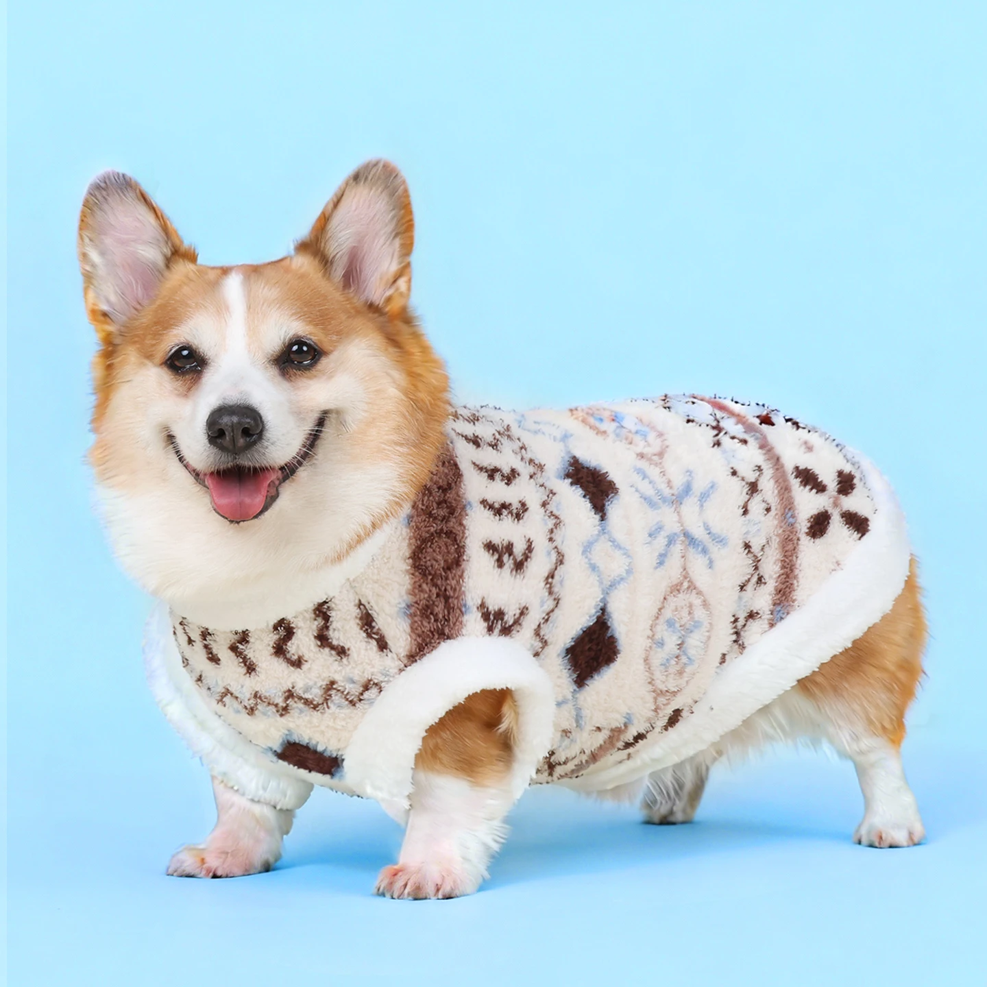 犬用コート：秋冬期のフリース裏地と几何学模様が特徴のリラックススタイルアイテム