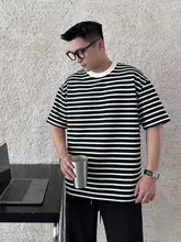 ストライプデザインの短袖Tシャツ【シンプル・ラウンドネック・メンズ用】