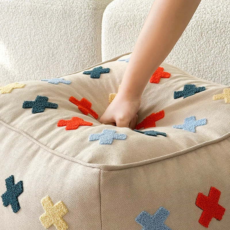 一人暮らしのミニスツールはどう選ぶ？北欧風のシンプルさが心を癒す理由