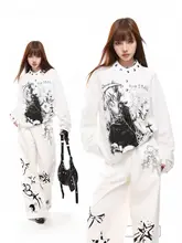 春季用白色長袖Tシャツ【ユニセックス・カジュアル・ヘンリーネック・パンクプリント】