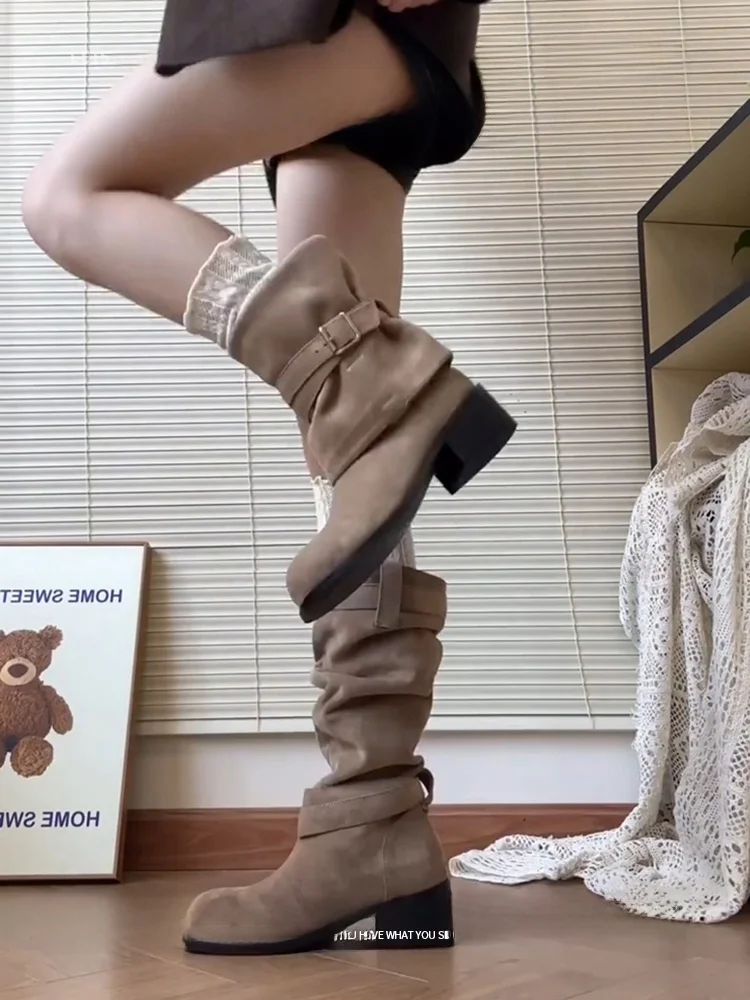 折りたたみ可能な両用ブーツ：デニムに合う高筒ブーツの選び方と実用性