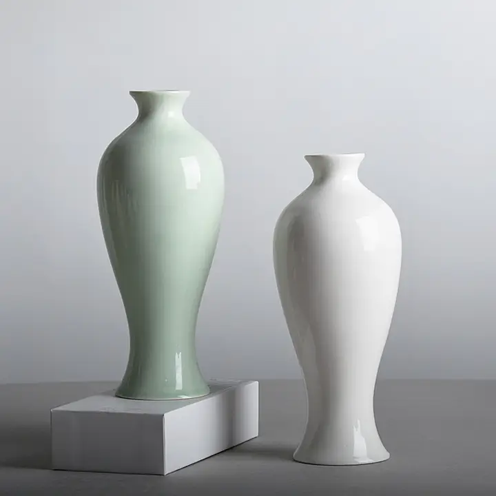 白瓷陶器製 伝統的な観音瓶【浸水用・花を活ける・仏前装飾】