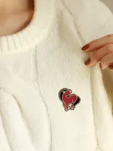 手作り刺繍の小馬ブローチ【高級感あるデザイン・気品あるアクセサリー】
