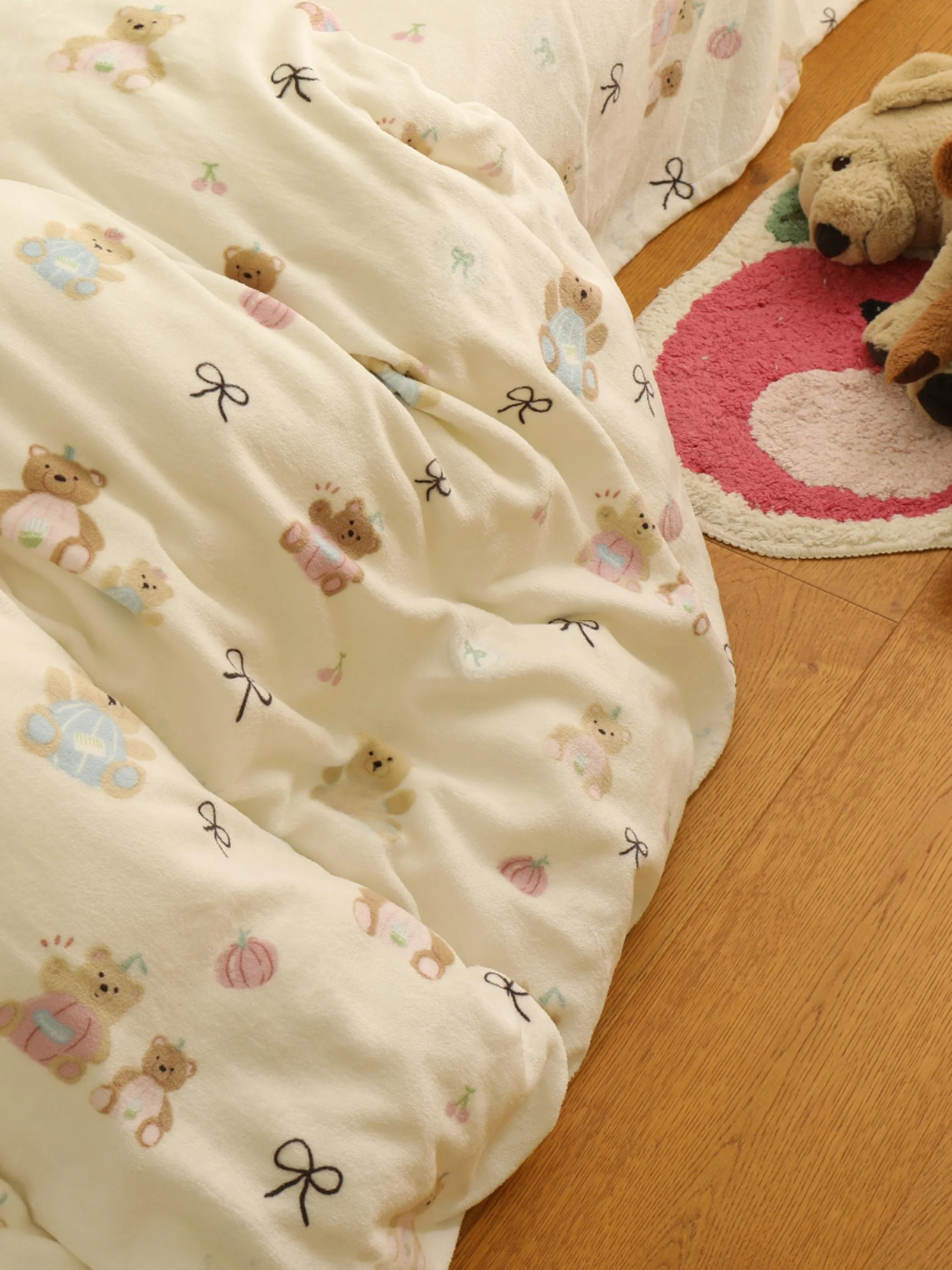 かわいいクマの親子デザイン フランネル毛布：冬用の厚手保温タイプの使い方と選び方