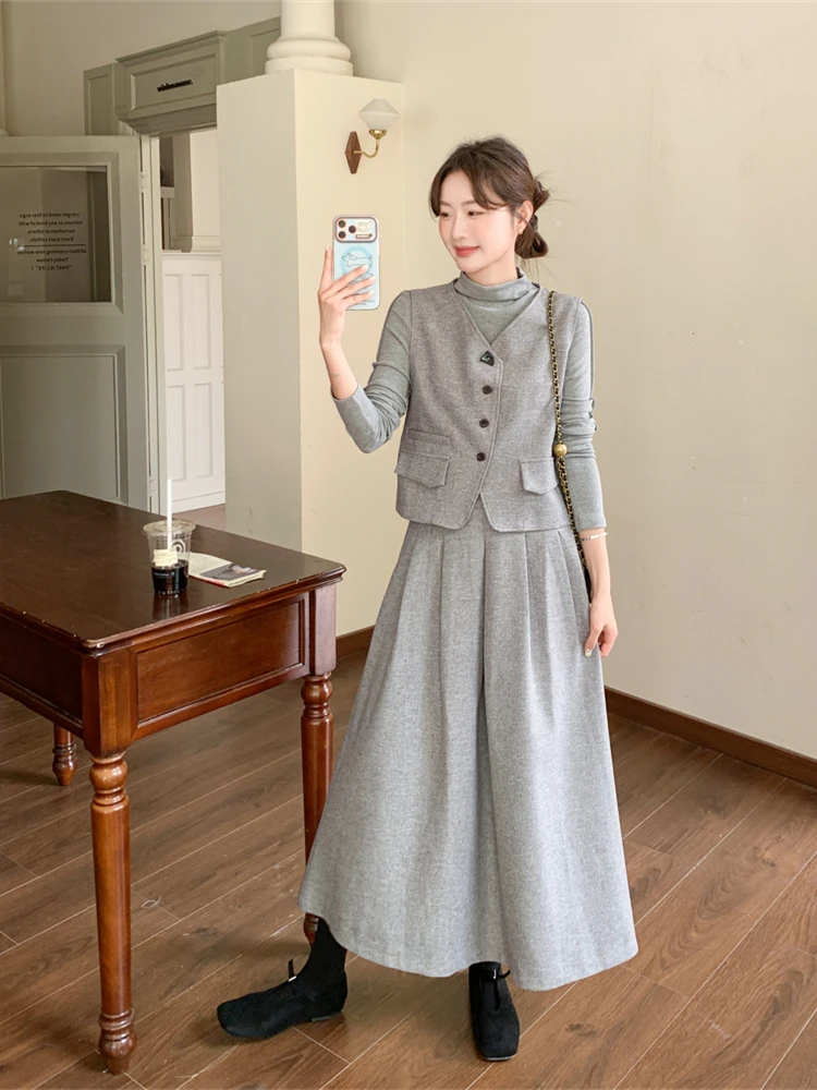グレーとブルーのバランスが難しい？そんな悩みを解決する、今こそ選ぶべきコーデアイテムとは？