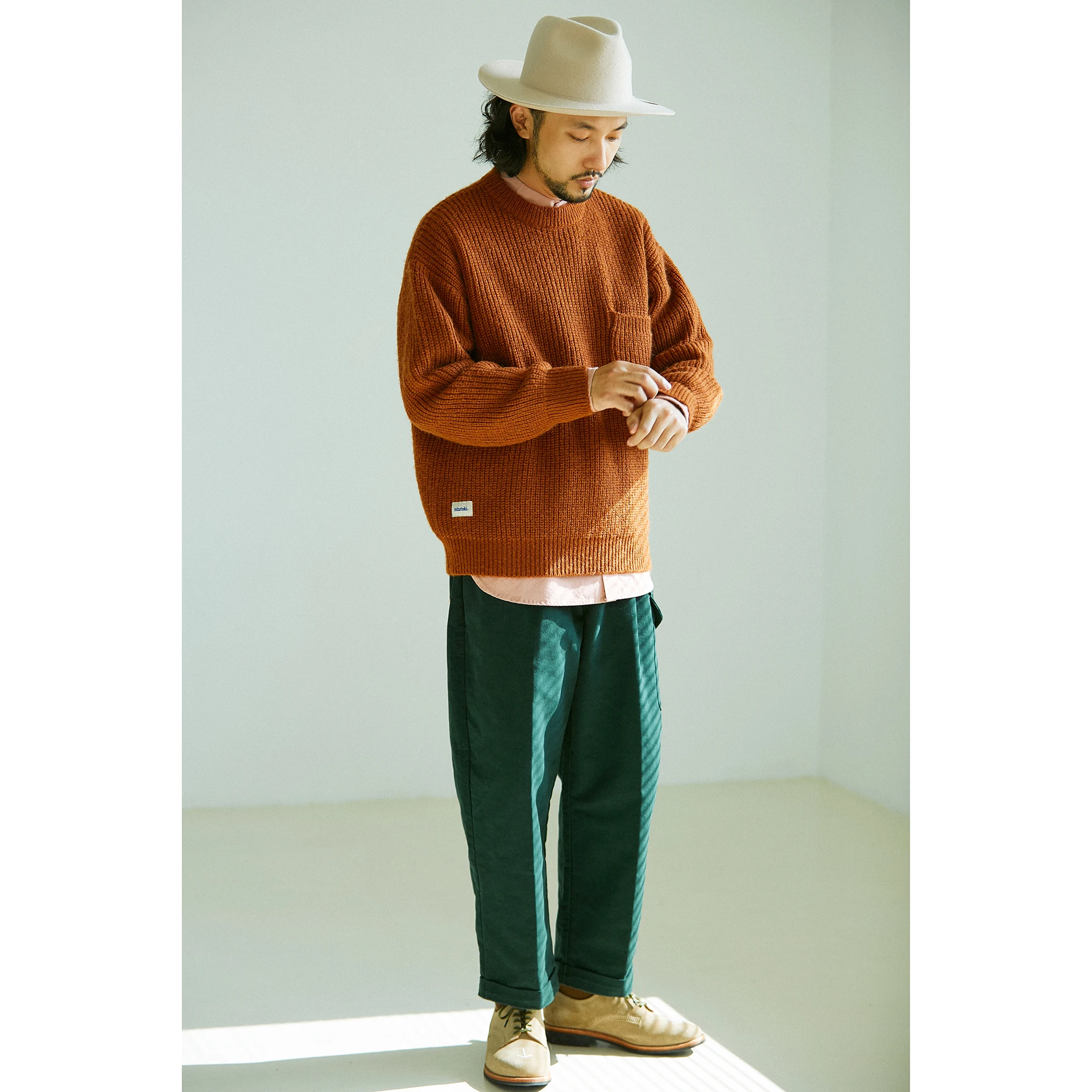 ポケット付きニットセーター：大きめサイズの着こなしと実用性を徹底解説