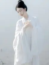 白色大袖の漢服【古風・軽やかなデザイン・小柄向け】