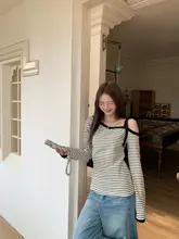 ストライプデザインの斜め肩長袖Tシャツ【春夏用・女性・体型カバー・結びひも付き】