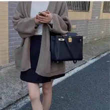 秋冬用の純羊毛ニットカーディガン【ゆったりした中長丈・柔らかな質感】