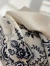 秋冬に最適なシルクウールスカーフ【ナチュラルホワイト・多用途・レディース】