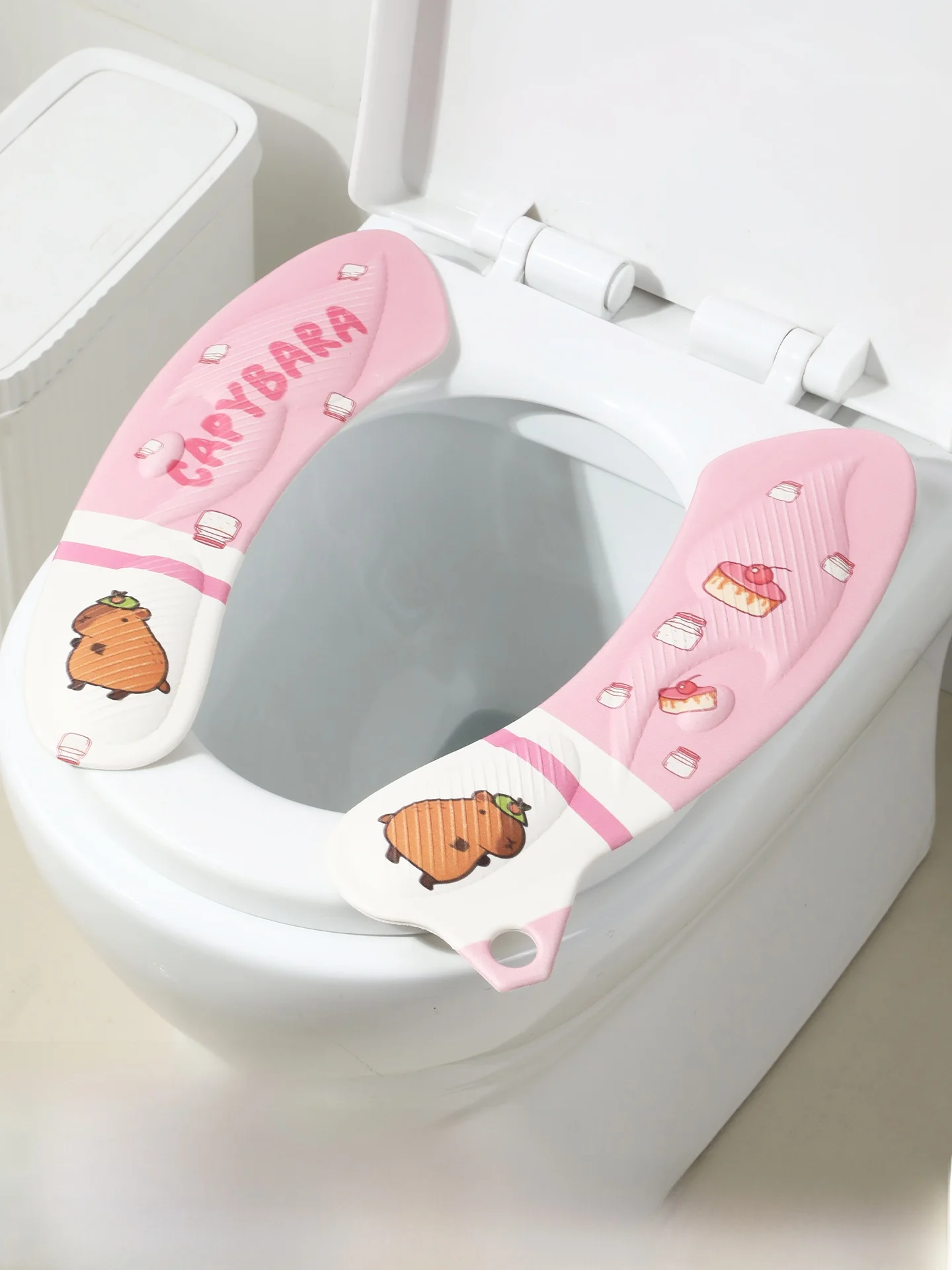 トイレに貼るだけで、毎日がほっとする「かわいい防水座布団」は今、注目されていますか？