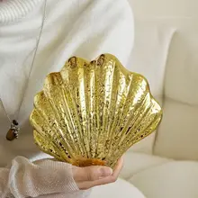 アクリル製サンゴ貝殻型ミニクラッチバッグ【ドレープデザイン・ファッション・斜め掛け対応】