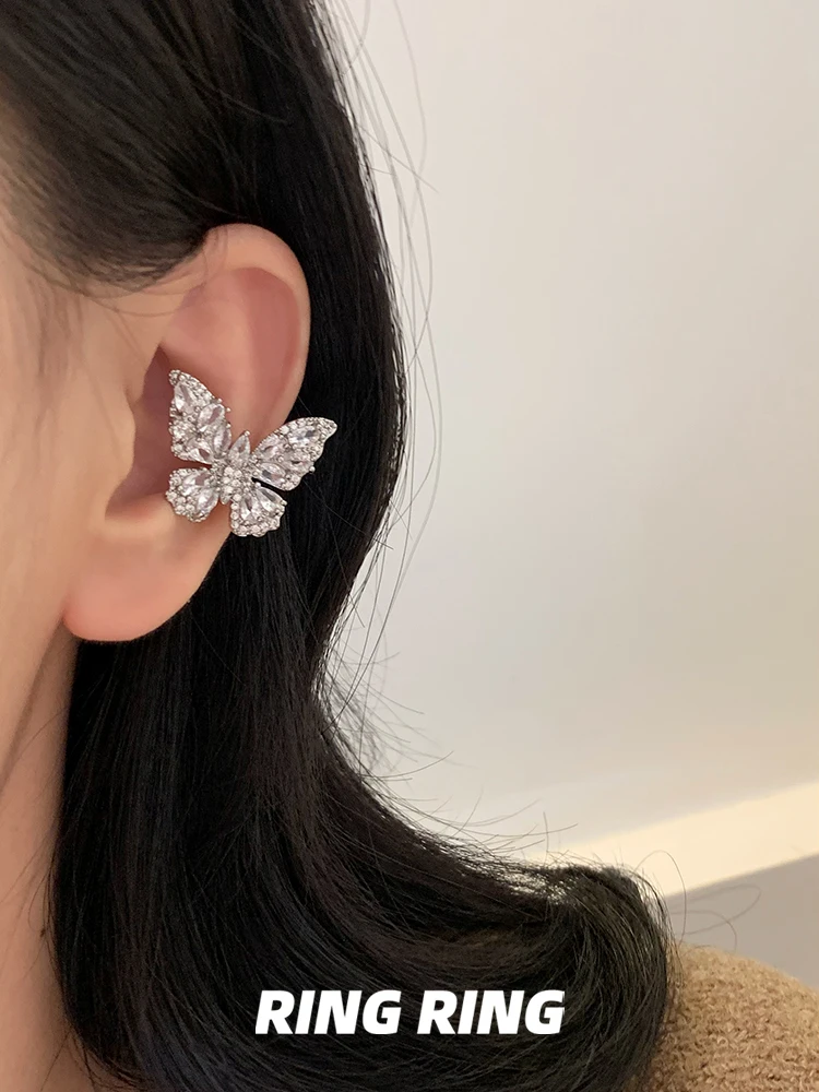 蝶モチーフのイヤークリップ：hooked vintage と vintage fashion の違いを解説