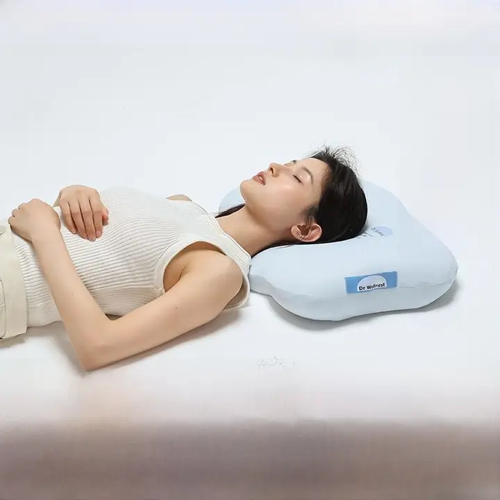 快適な眠りをサポート！ジェルメモリーフォーム枕【首を支えるデザイン・抗菌・大人用】