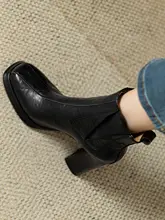 極上の柔らかさなショートブーツ【防水・太ヒール・ゴムバンド・黒色・羊皮】