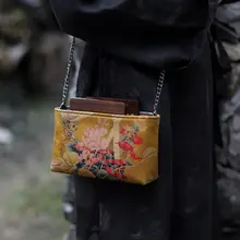 手作り ビンテージ民族風 クラッチバッグ【スマホ用・香云纱素材・木製クリップ】