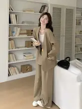 カーキ色の高級スーツ【女性用・カジュアル・したワイドパンツ・秋春対応】（セットアップ対応）