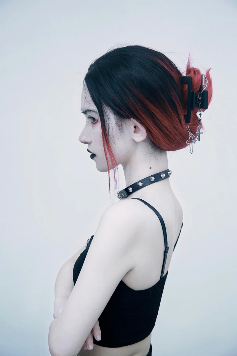 2026年 ヘアカタログ でトレンドヘアを決めるには？サメ型ヘアクリップがなぜ注目されているのか