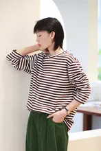 ブルーとホワイトのストライプのラフな重ね着用ラウンドネックTシャツ【女性用・秋季向け・極上の柔らかさ】