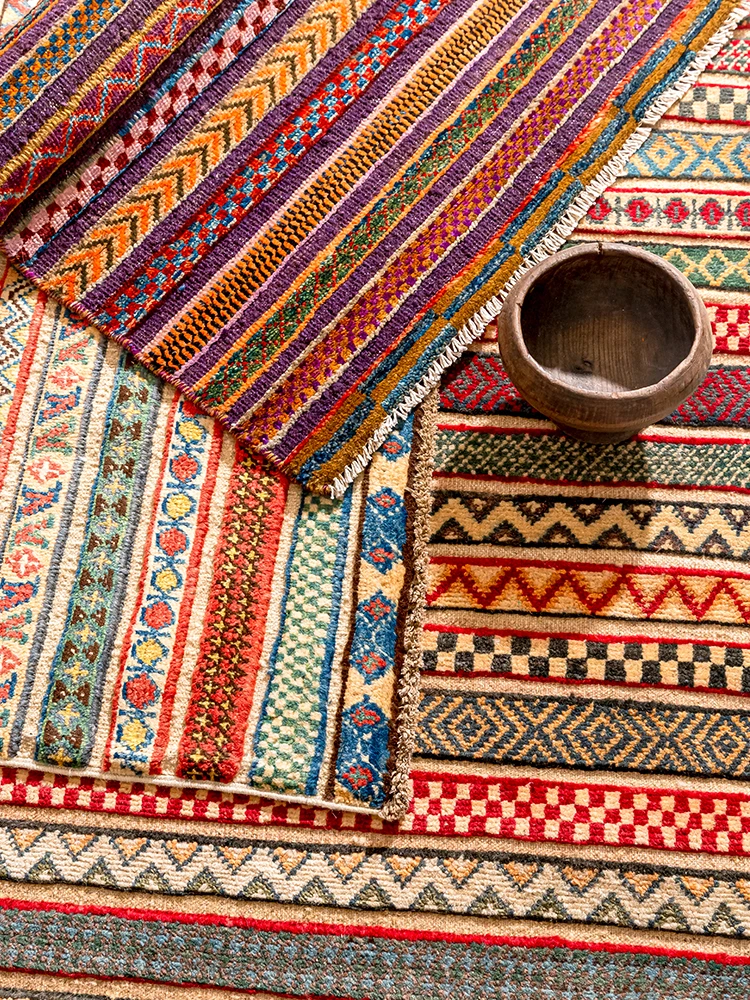 韓国インテリアを再現｜カフェ風部屋の作り方　手編みウールラグで空間の呼吸を整える完全ガイド