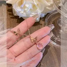 軽やかなデザイン！芙蓉石ペンダントネックレス【蝶モチーフ・鎖骨ライン】