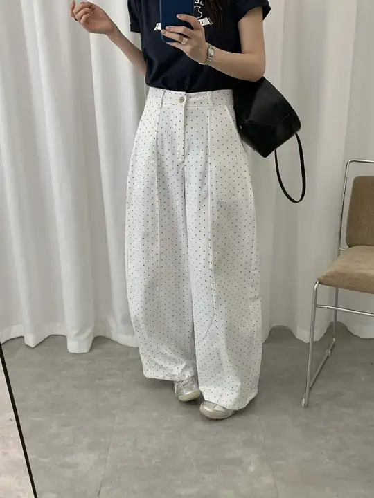 高級感漂う白いドット柄バルーンパンツ【夏用・ハイウエスト・レディース・ワイド丈】