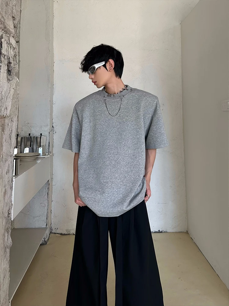 高校生男子が夏に着るべき、デザイン性のあるパフスリーブTシャツは？