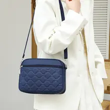 大容量のおしゃれな刺繍入り斜め掛けバッグ【ダイヤモンド格子・二層デザイン・ショルダーバッグ】
