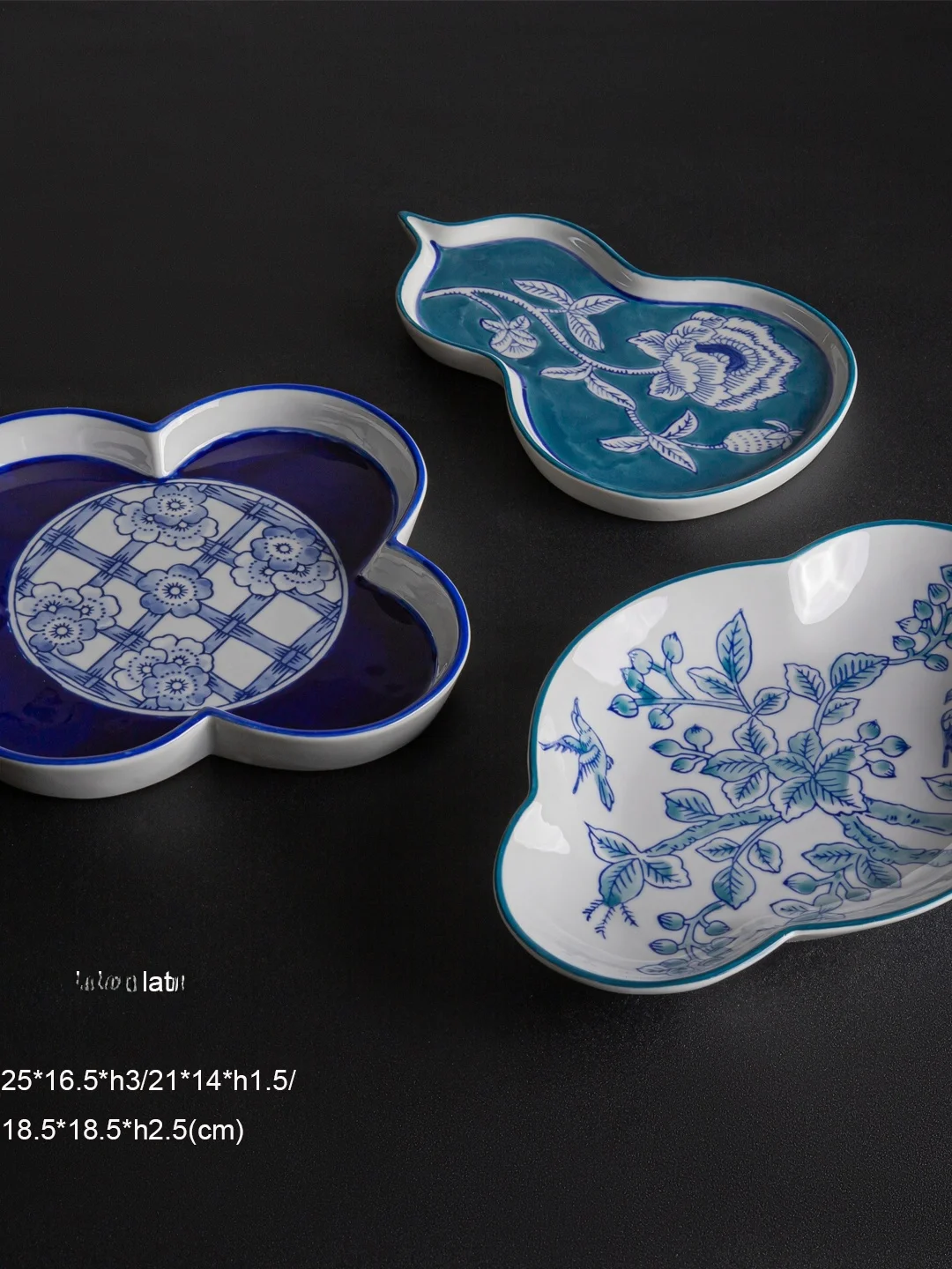 青花瓷の装飾品【クラシックデザイン・ヴィンテージスタイル】：伝統工芸品のおしゃれな日常使い方