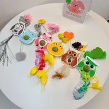 可愛い小鳥デザインのキャットトイ【フェルト製・吊り下げ式・羽毛付き・キャットニップ入り】