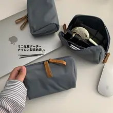 防水ナイロン製 旅行用小型コスメポーチ【コンパクト収納・化粧直し用・口紅・ファンデーション・アイシャドウ・コンシーラー対応】