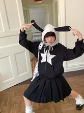 黒い小犬と星のデザインのゆったりフード付きパーカ【女性用・短丈・長袖】